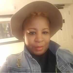 Meet your Posher, Idonna